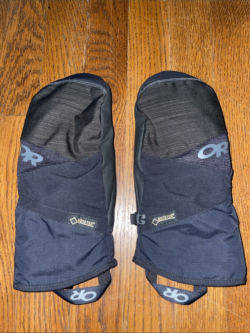 Outdoor research gore-tex mittens unisex